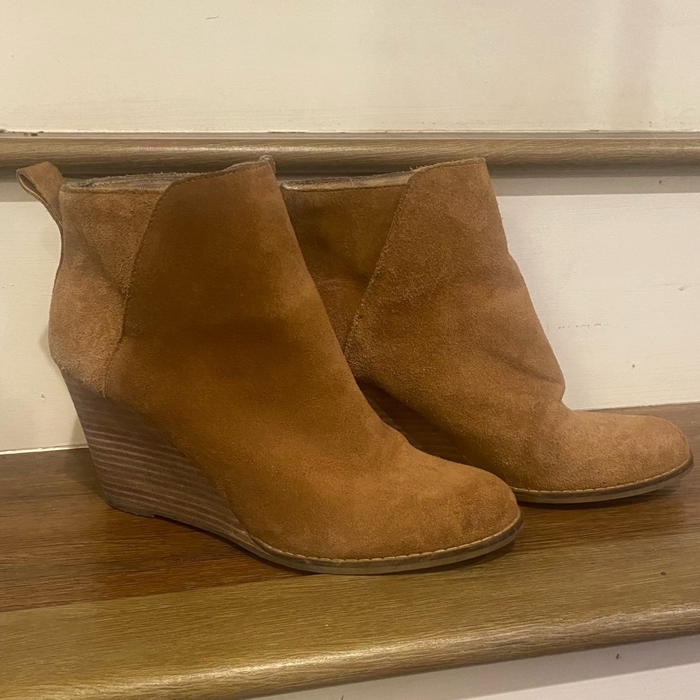 Lucky Brand Yezzah Tan Suede Leather Bootie sz 10